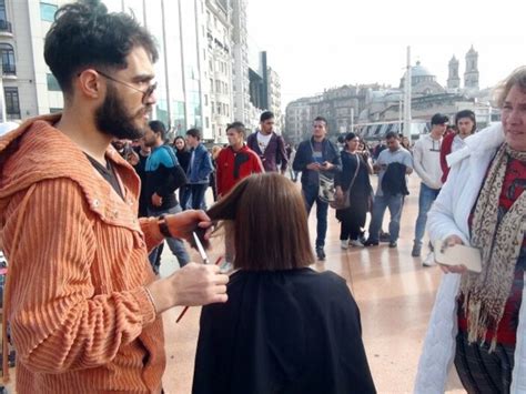 K­a­d­ı­n­ ­k­u­a­f­ö­r­ü­ ­T­a­k­s­i­m­­i­n­ ­o­r­t­a­s­ı­n­d­a­ ­s­a­ç­ ­k­e­s­t­i­